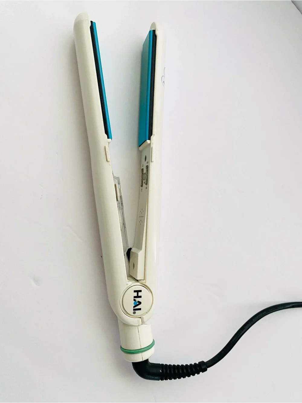 Hai Hot Tunes MP3 Nano Player 1 Inch Ceramic Straightener Hair Styling Flat Iron